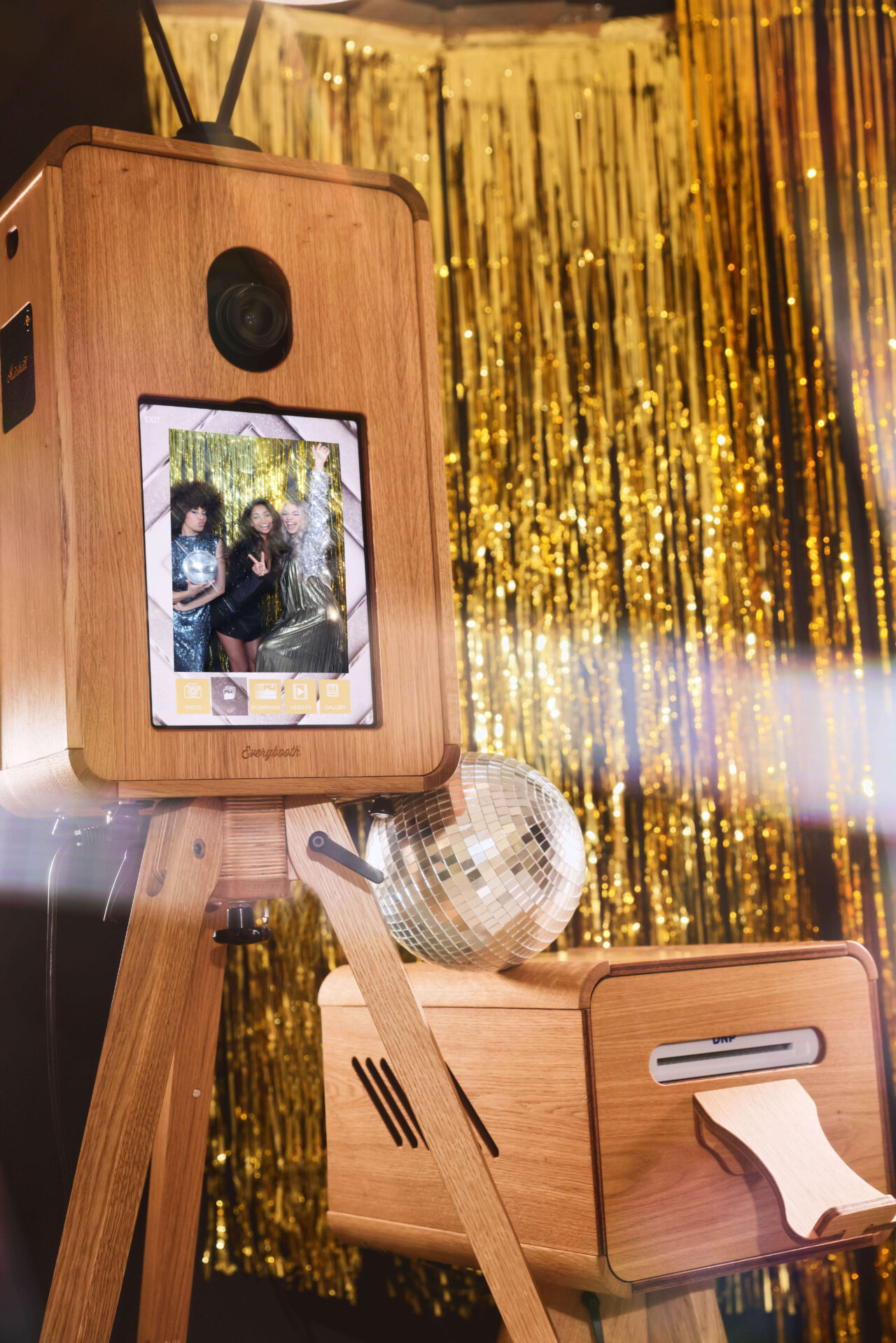 Eva - Retro-Styled Video and Photo Booth